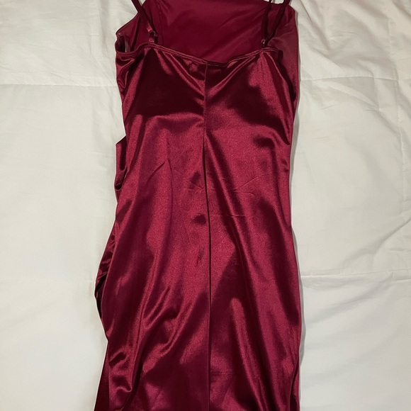 Elegant Burgundy Spaghetti Strap Dress - Picture 4 of 8